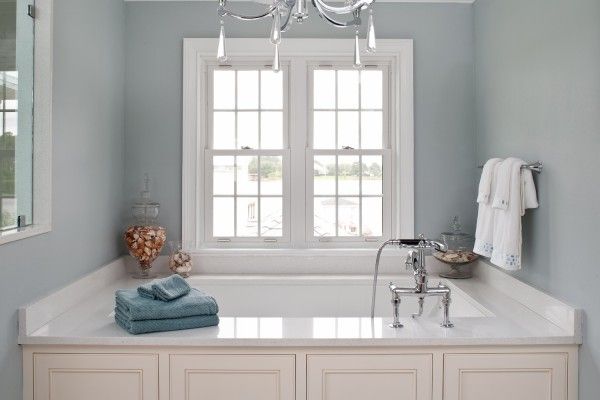 double-hung-windows-bathroom-3-600x400